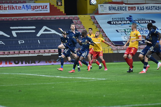 世体：梅西亲签的新秀球星卡被拍卖行估值35000欧元